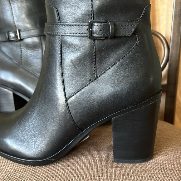 NIB women Sz 8M black leather stacked heels heels tall business casual boots - Picture 6 of 13